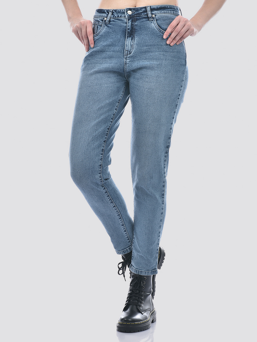 Numero Uno Women Tapered Fit Jeans With Utility Back Pockets